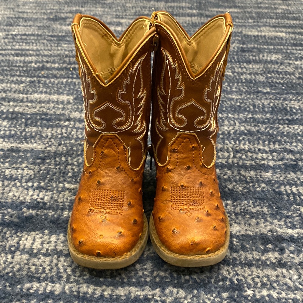 A pair of Ropers Boots size 5